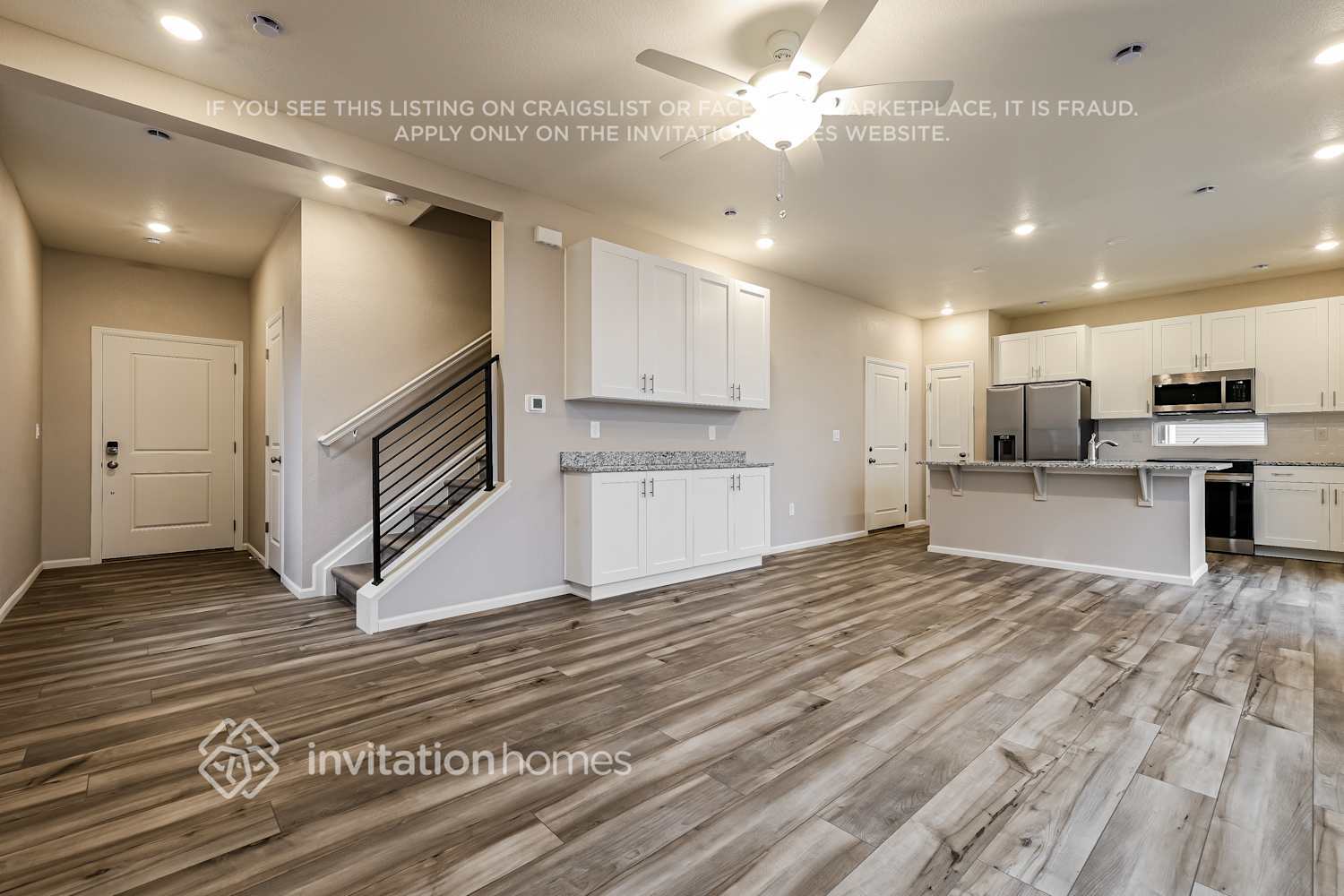 Building Photo - 3377 Streamwood Dr