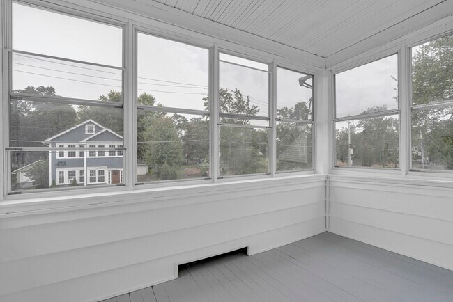 Building Photo - 48 Webster St
