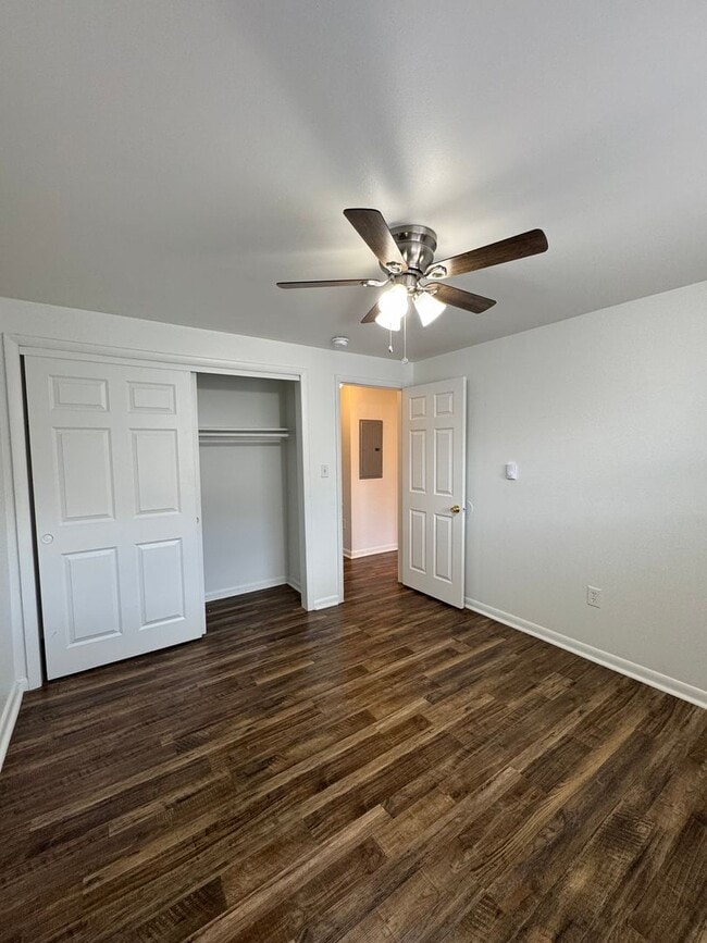 Building Photo - 1402 Hoyt St