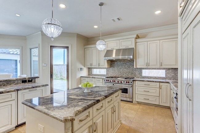 Building Photo - 3749 Olympia Dr