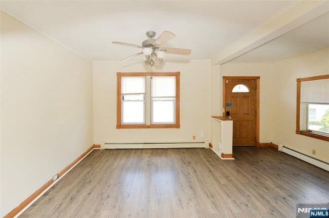 Building Photo - 52 Kovar St