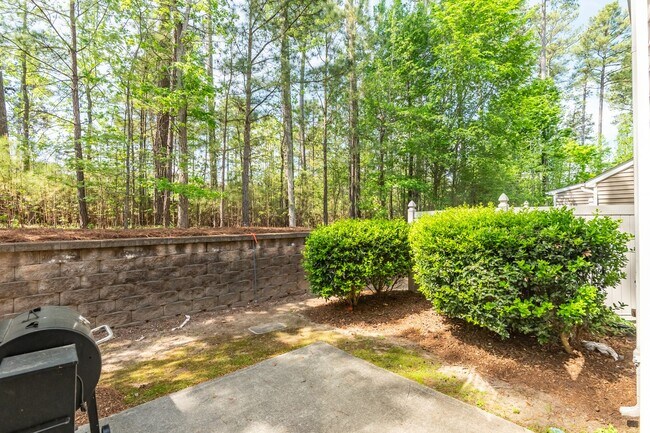 Building Photo - Renovated Cary Townhome | 3BR + Garage | Near RTP & RDU