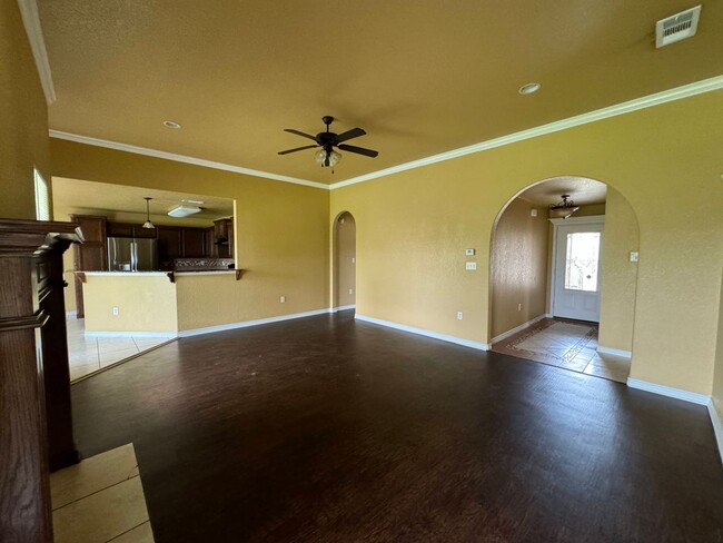 Building Photo - 9600 Diana Dr