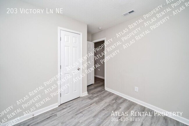 Building Photo - 203 Victory Ln NE