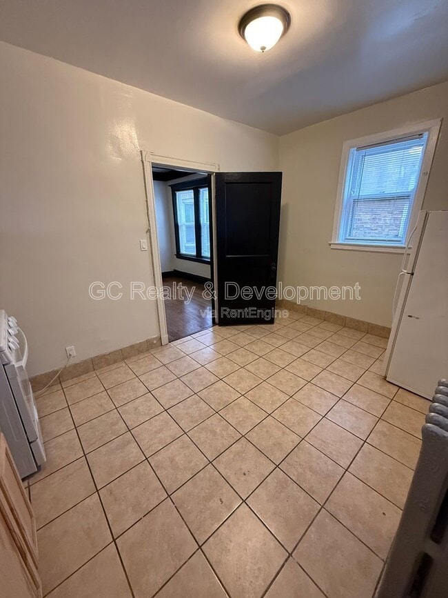 Building Photo - 1450 E Marquette Rd