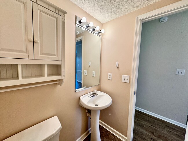 Building Photo - Ready NOW!! A 3-Bedroom Townhome w/Attache...