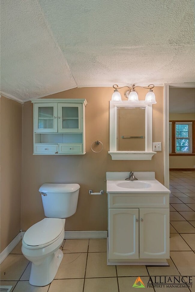 Building Photo - Detached Two Stall Garage!