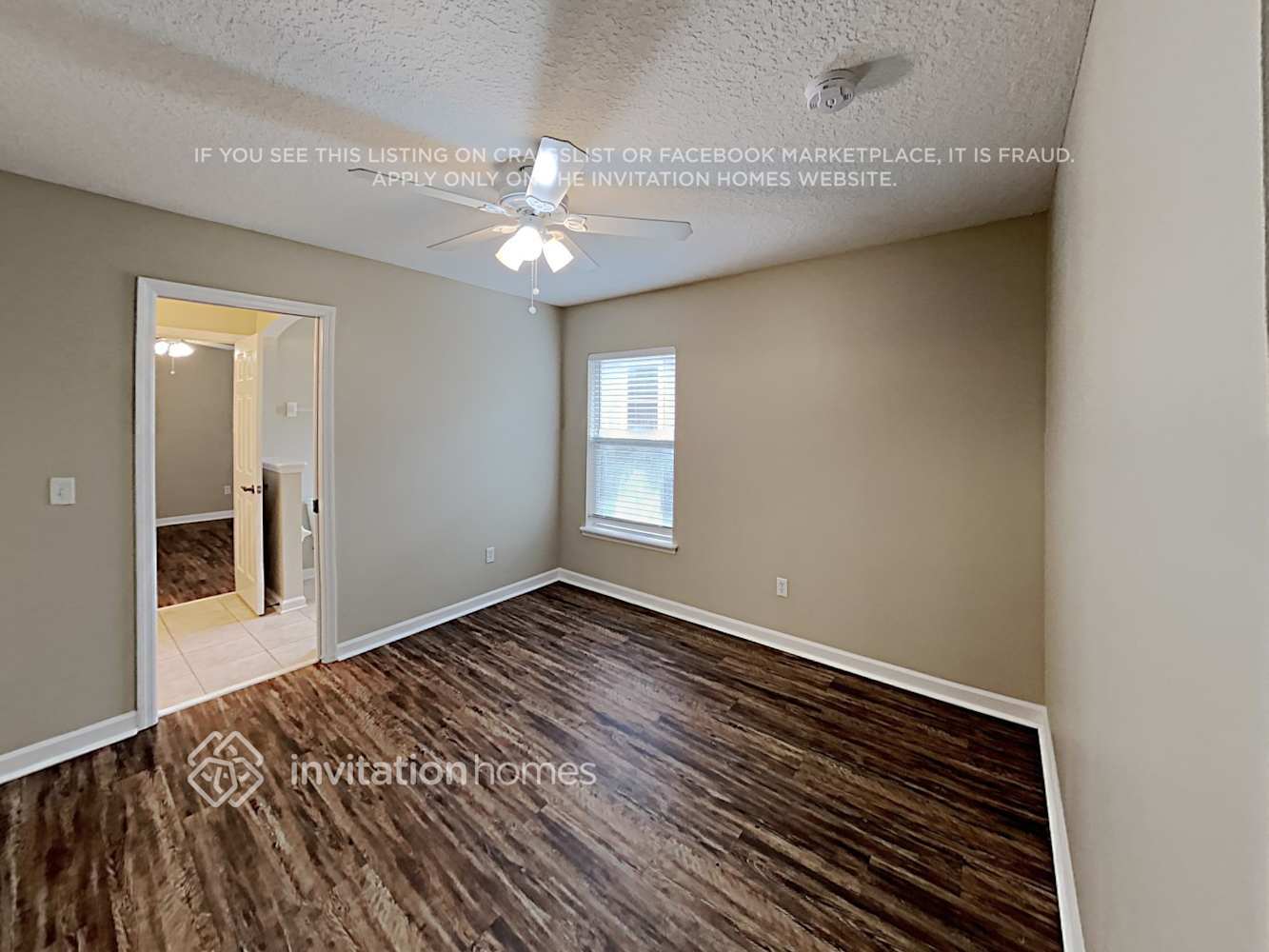 Building Photo - 149 Oak Common Ave