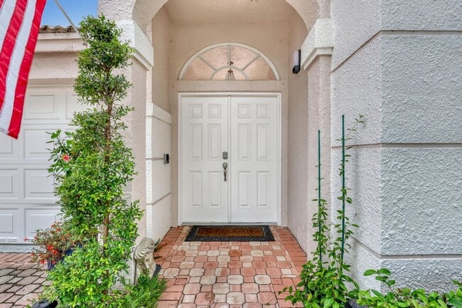 Building Photo - 2076 Cezanne Rd