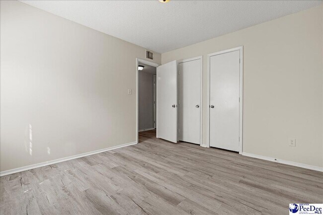 Building Photo - 319 Revell Dr