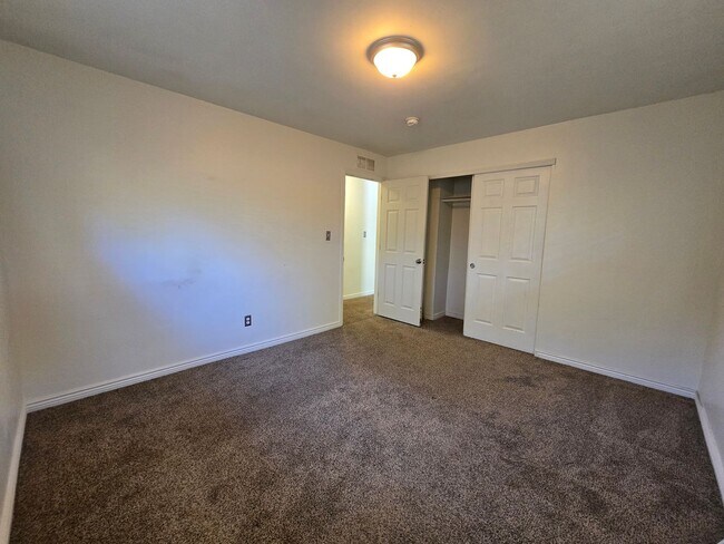 Building Photo - 802-804 Zenobia St