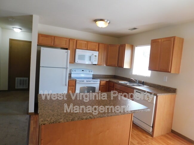 Building Photo - 212 Cardinal Wy