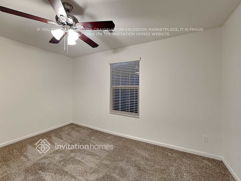 Building Photo - 1389 S Moccasin Trail