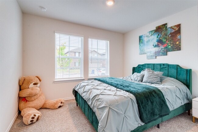 Building Photo - 4115 Mountain Dr