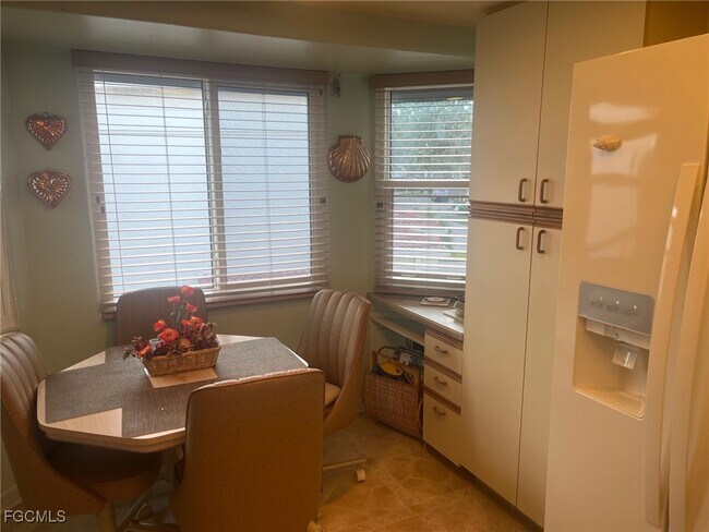 Building Photo - 13191 Oakmont Dr