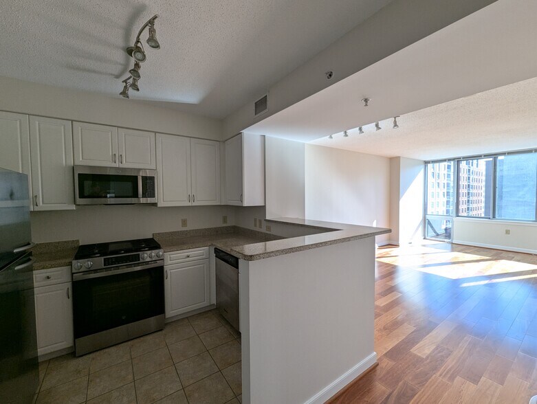 Living-room / Kitchen - 555 Massachusetts Ave NW