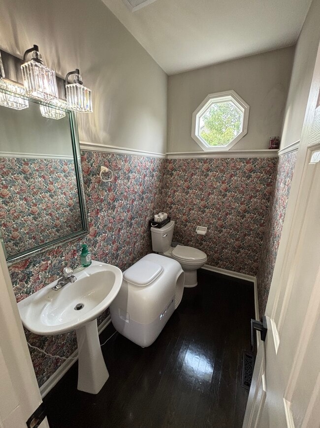 Building Photo - 4320 SW Gull Point Dr