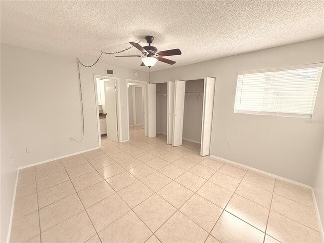 Building Photo - 910 Lake Destiny Rd