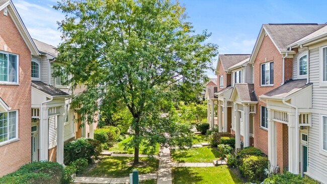 Building Photo - 738 Hanbury Dr