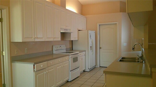 Building Photo - 9724 Mary Robin Dr