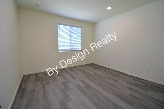 Building Photo - Gladden Farms 3 Bed 2 Bath+Den - 3 Car Garage