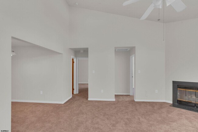 Building Photo - 303 Heather Croft