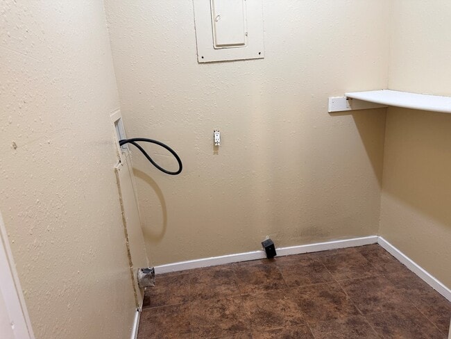 Building Photo - 4700 Boulder Dr