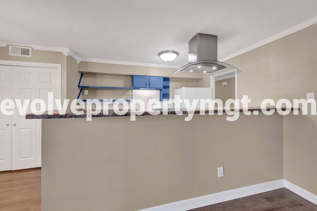 Building Photo - COLLIERVILLE HOME!!