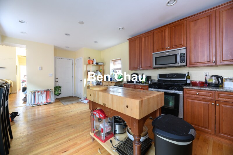 Primary Photo - 57 Otis St