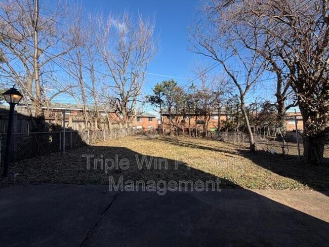 Building Photo - 3915 Itaska St