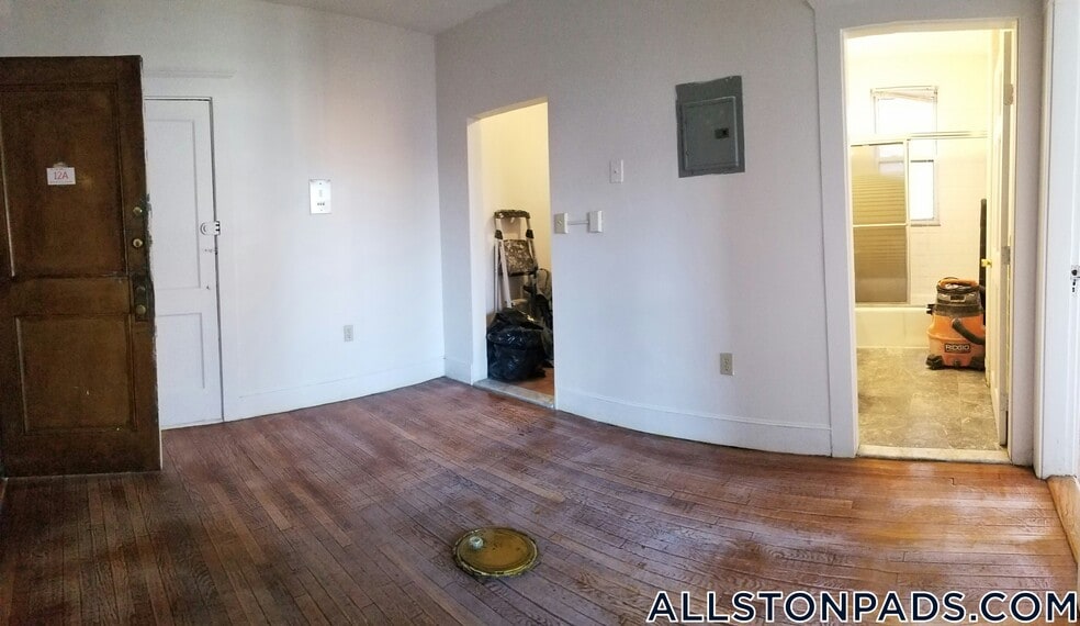 Building Photo - 15 Scottfield Rd