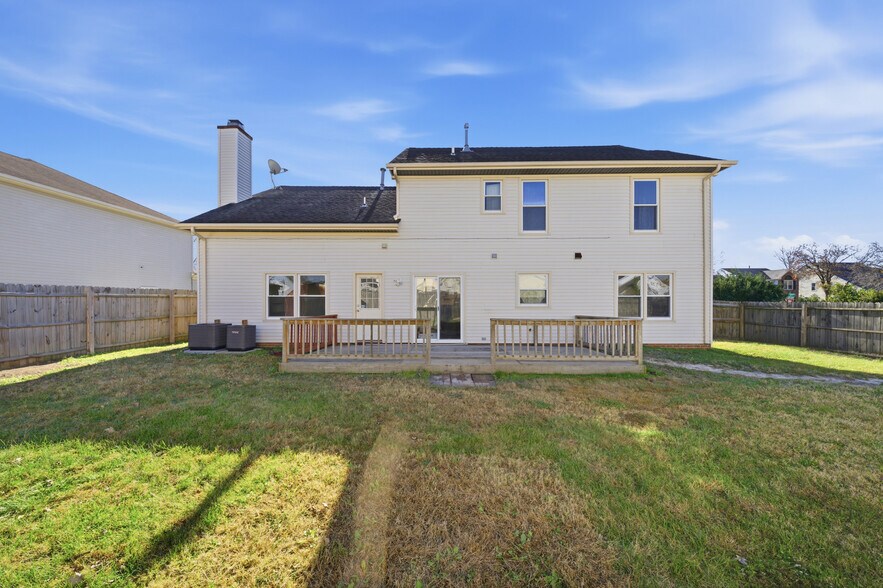 Building Photo - 4732 Brompton Dr