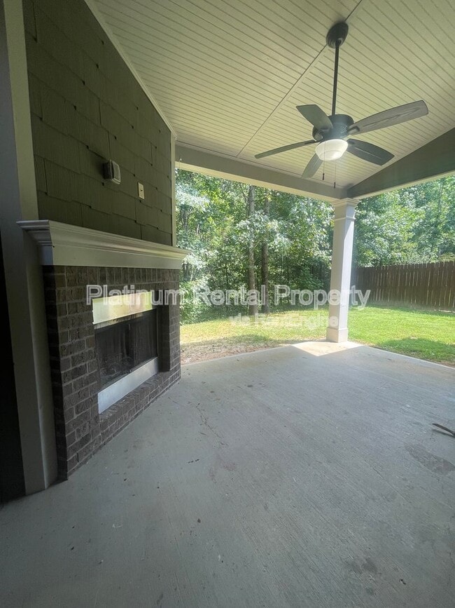 Building Photo - 7350 Silk Tree Pt