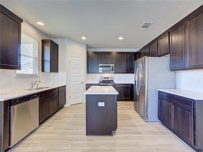 Building Photo - 128 Drifter Ln