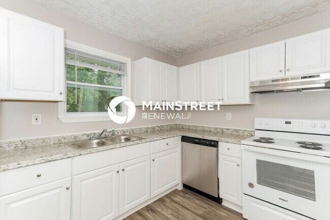 Building Photo - 6 Bedroom Pet-Friendly Home in South Fulton, GA with Main Street Renewal