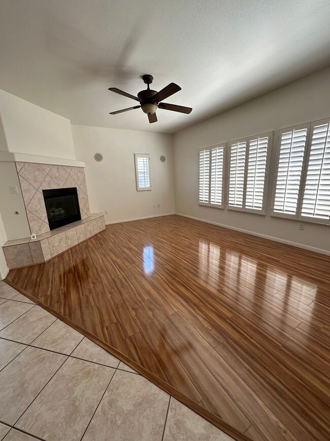Building Photo - MUST SEE 2 BEDROOM CONDO IN SUMMERLIN!