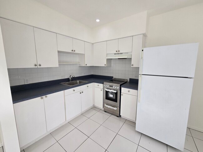 Building Photo - 3720 Morton Ave