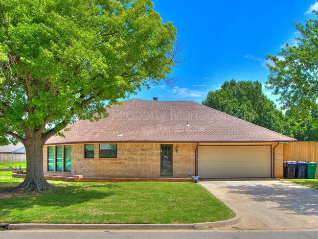 Building Photo - 7712 NW 101st St
