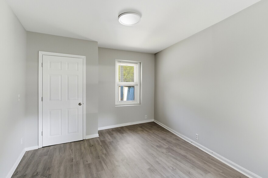 Bedroom 2 - 33 Lafayette St