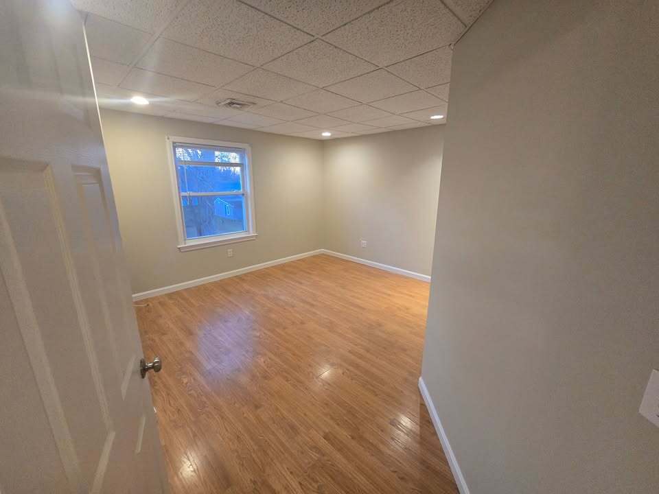 Building Photo - 625 County St