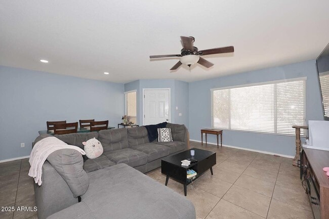 Building Photo - 4805 E Kachina Trail