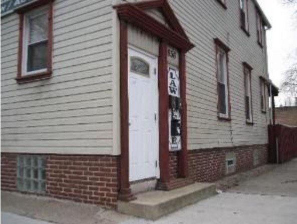 Building Photo - 2856 N Western Ave