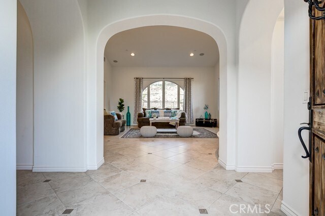 Building Photo - 501 Luminous