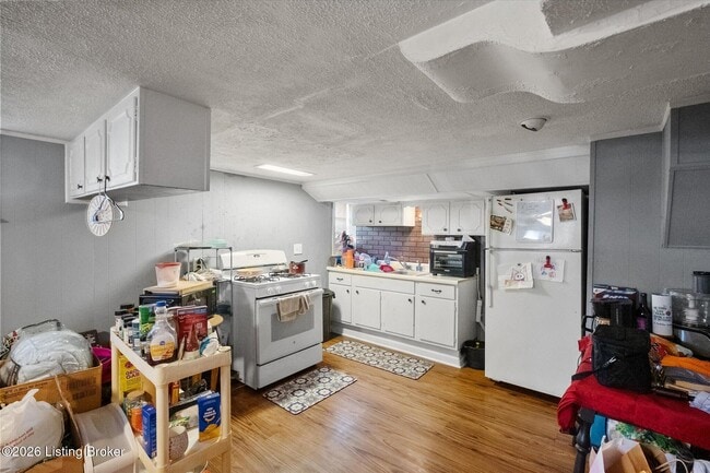 Building Photo - 4925 Southside Dr