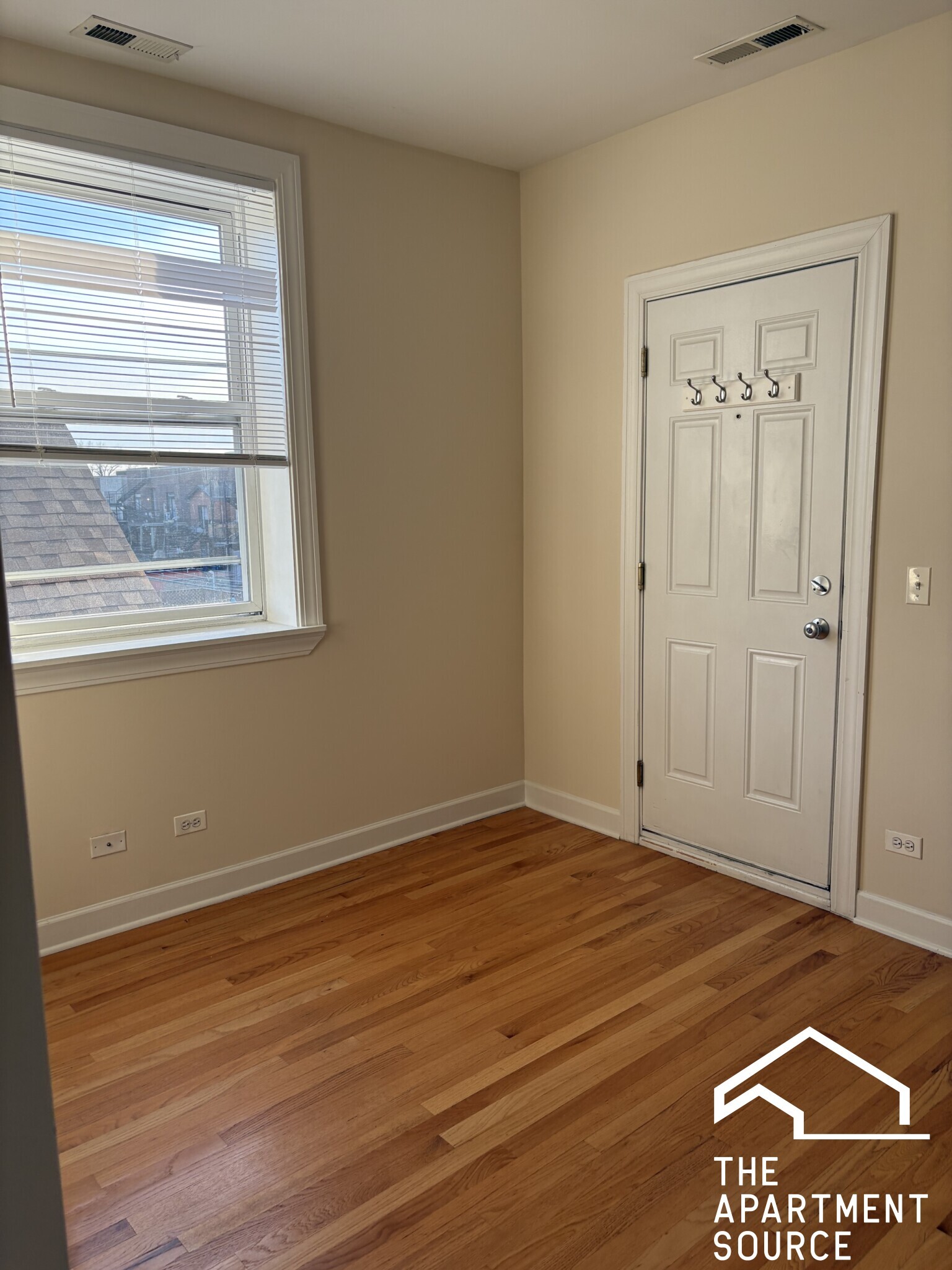 Building Photo - 3246 N Clifton Ave