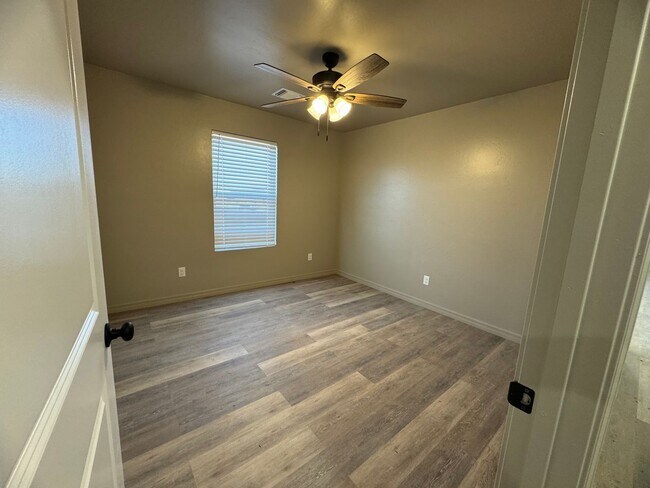 Building Photo - 1120 Caprock St