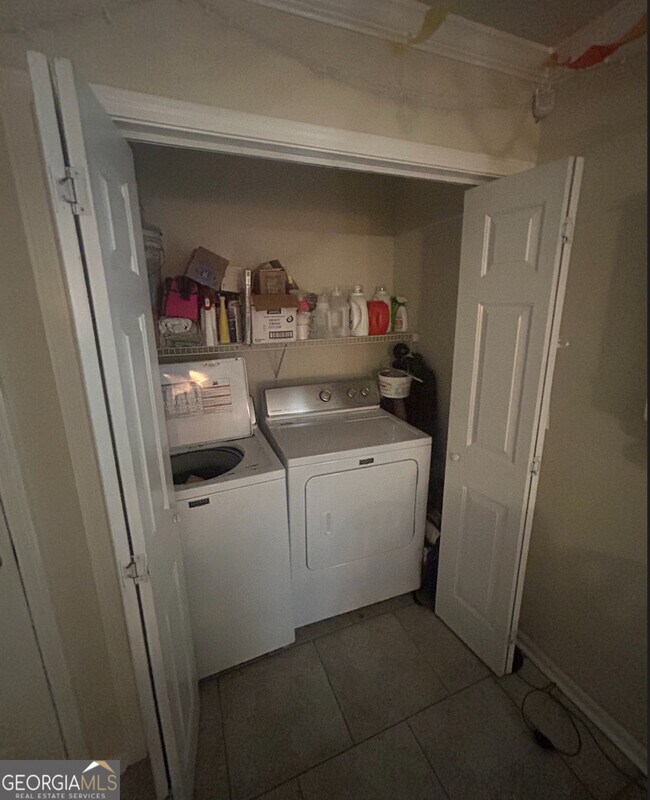 Building Photo - 215 Hodgson Dr