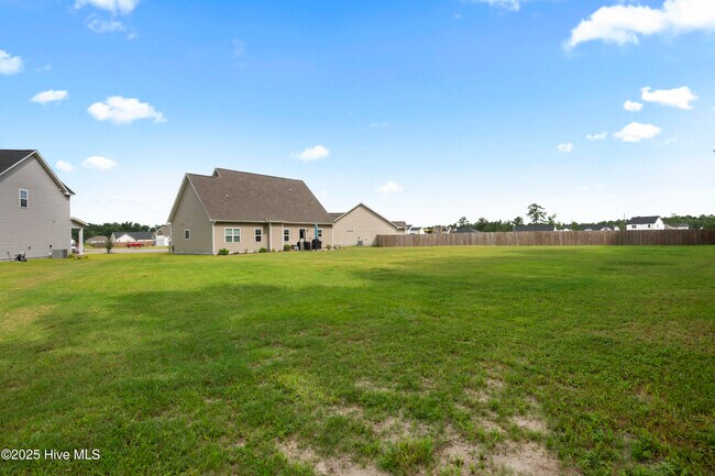 Building Photo - 410 Silverstone Pl