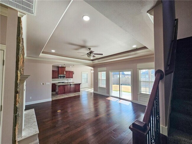 Building Photo - 2203 SW Tupelo Ave