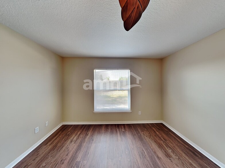 Building Photo - 11514 Pineloch Loop